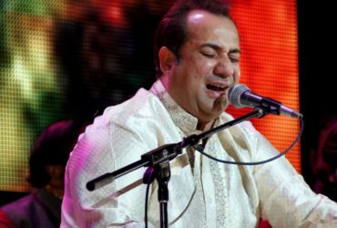 Lag Ja Gale by Rahat Fateh Ali Khan OST Bhoomi (Video)